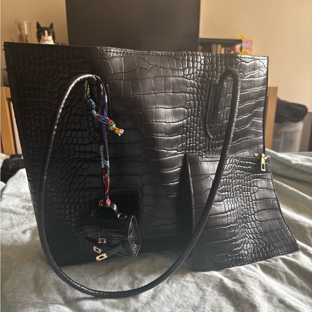 Alligator Print Tote with Pouch (Keychain Sold)
